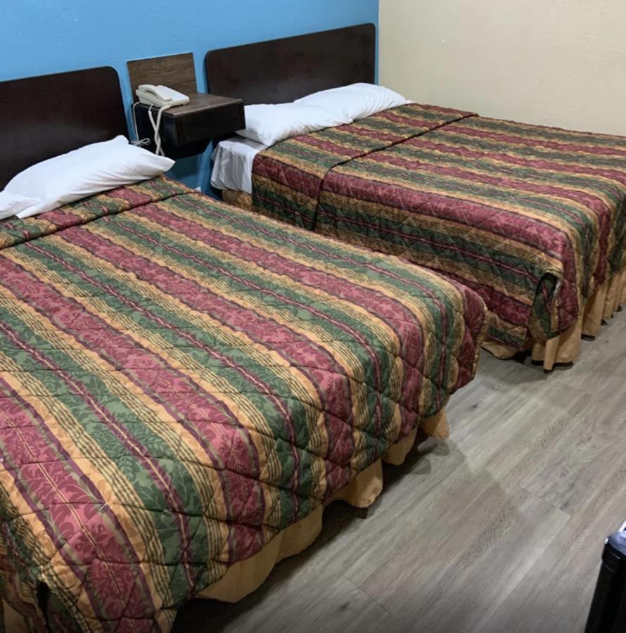 Royal Relax Inn Fairmont City Екстериор снимка